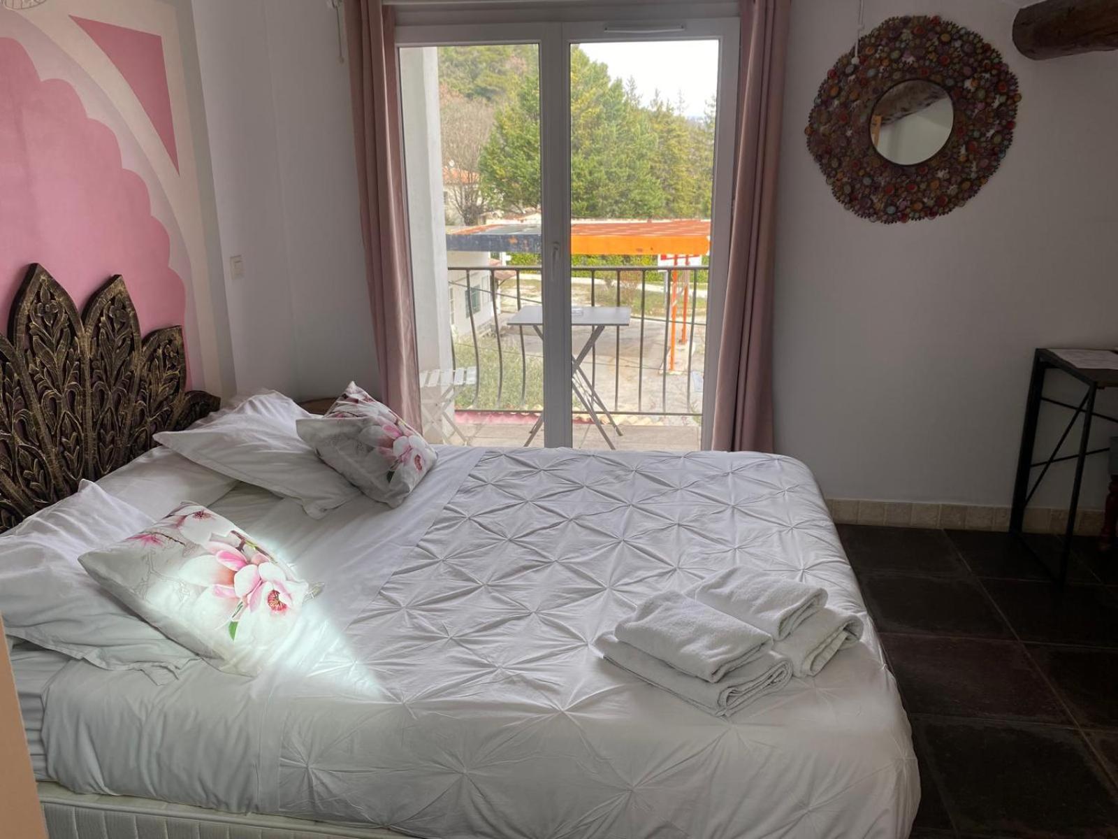 Auberge Les Galets Peyruis Esterno foto
