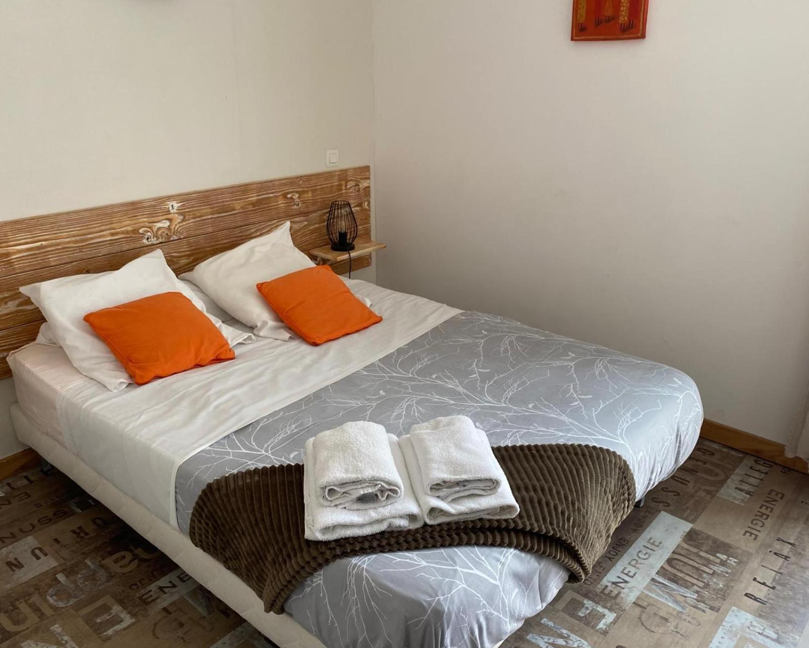 Auberge Les Galets Peyruis Esterno foto