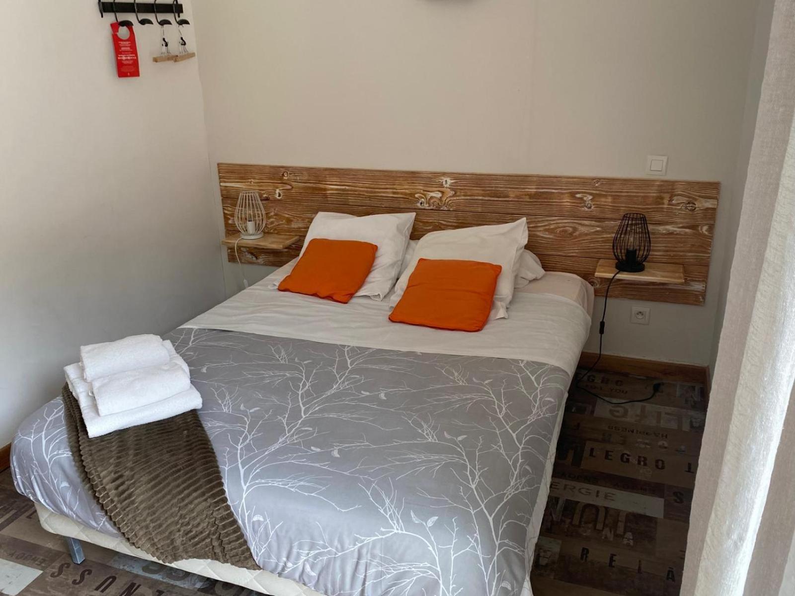 Auberge Les Galets Peyruis Esterno foto